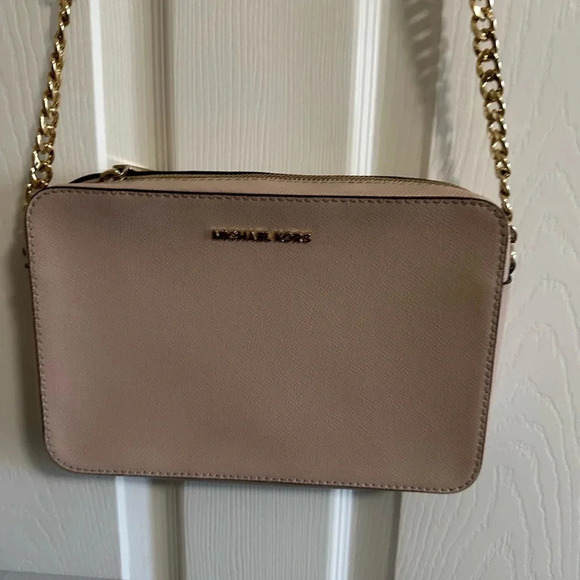 Jet Set Large Saffiano Leather Crossbody Bag Pink EUC - Picture 4 of 9